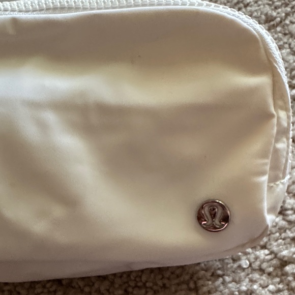 Lululemon Athletica White Belt Bag - Picture 4 of 9